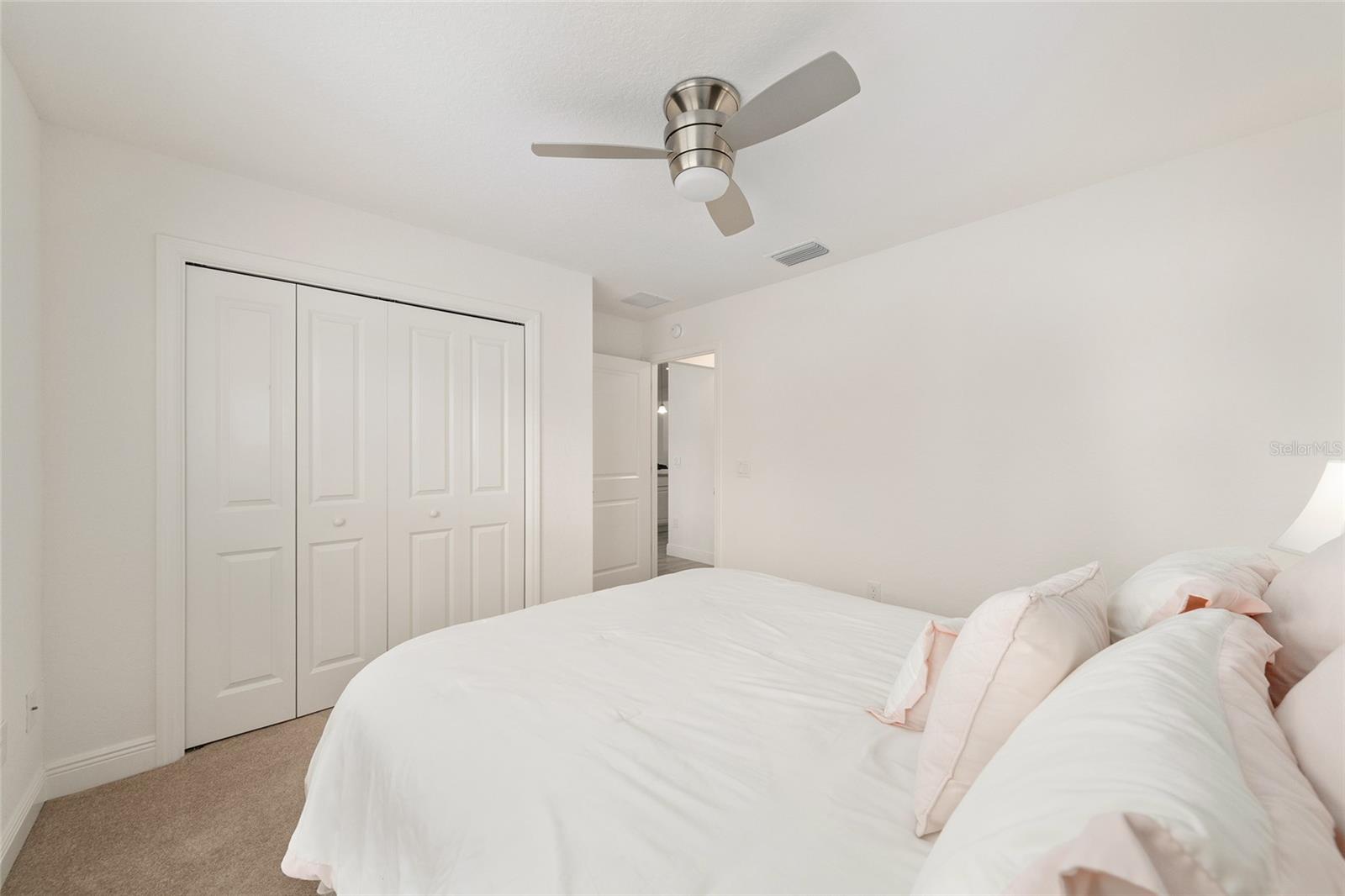 Listing photo id 24 for 10357 Silver Maple Avenue