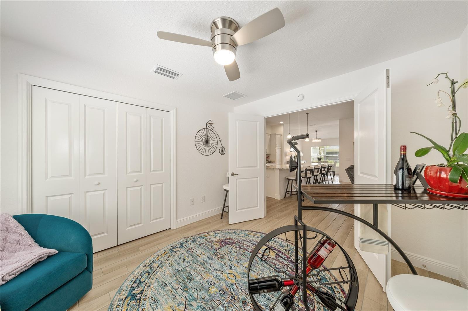 Listing photo id 30 for 10357 Silver Maple Avenue