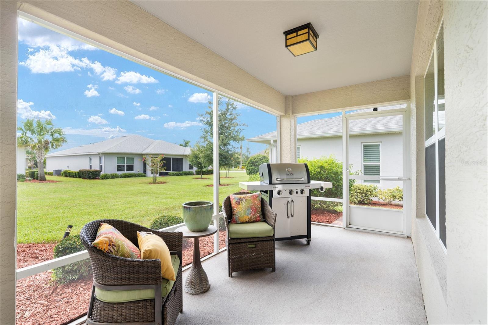 Listing photo id 35 for 10357 Silver Maple Avenue
