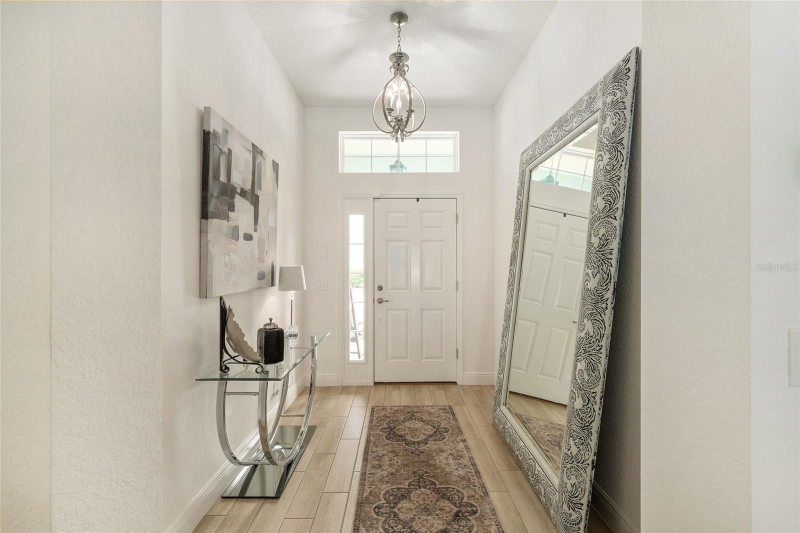 Listing photo id 3 for 10357 Silver Maple Avenue