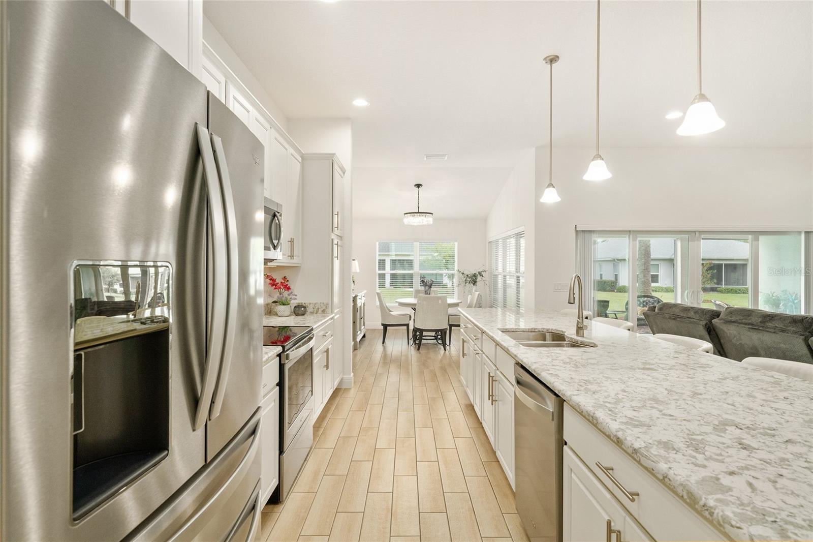 Listing photo id 6 for 10357 Silver Maple Avenue