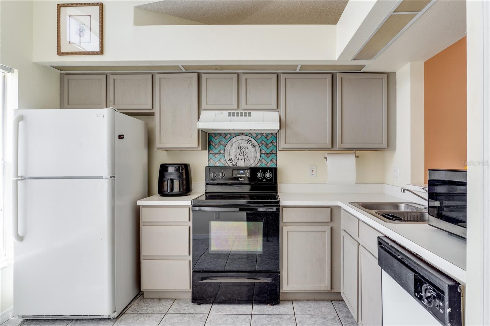Image 8 of 18 For 13562 Summerton Drive
