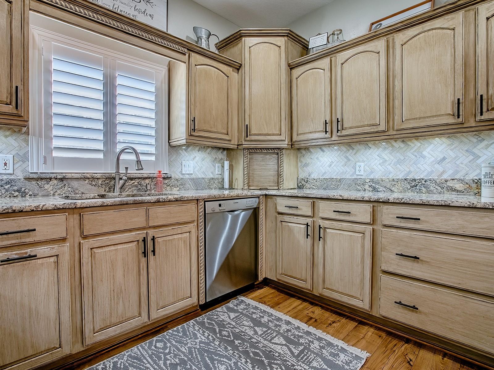 Image 44 of 73 For 3470 54th Avenue
