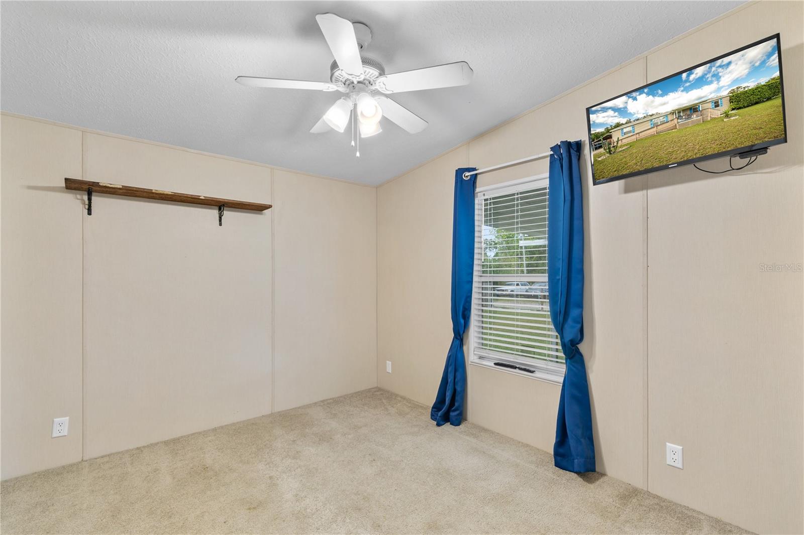 Image 19 of 37 For 17000 251st Terrace