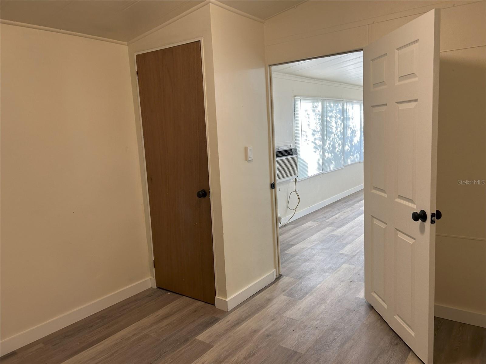 Image 10 of 19 For 1410 Lakeview Drive