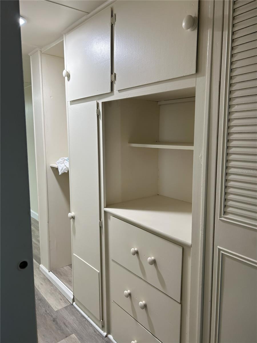Image 11 of 19 For 1410 Lakeview Drive