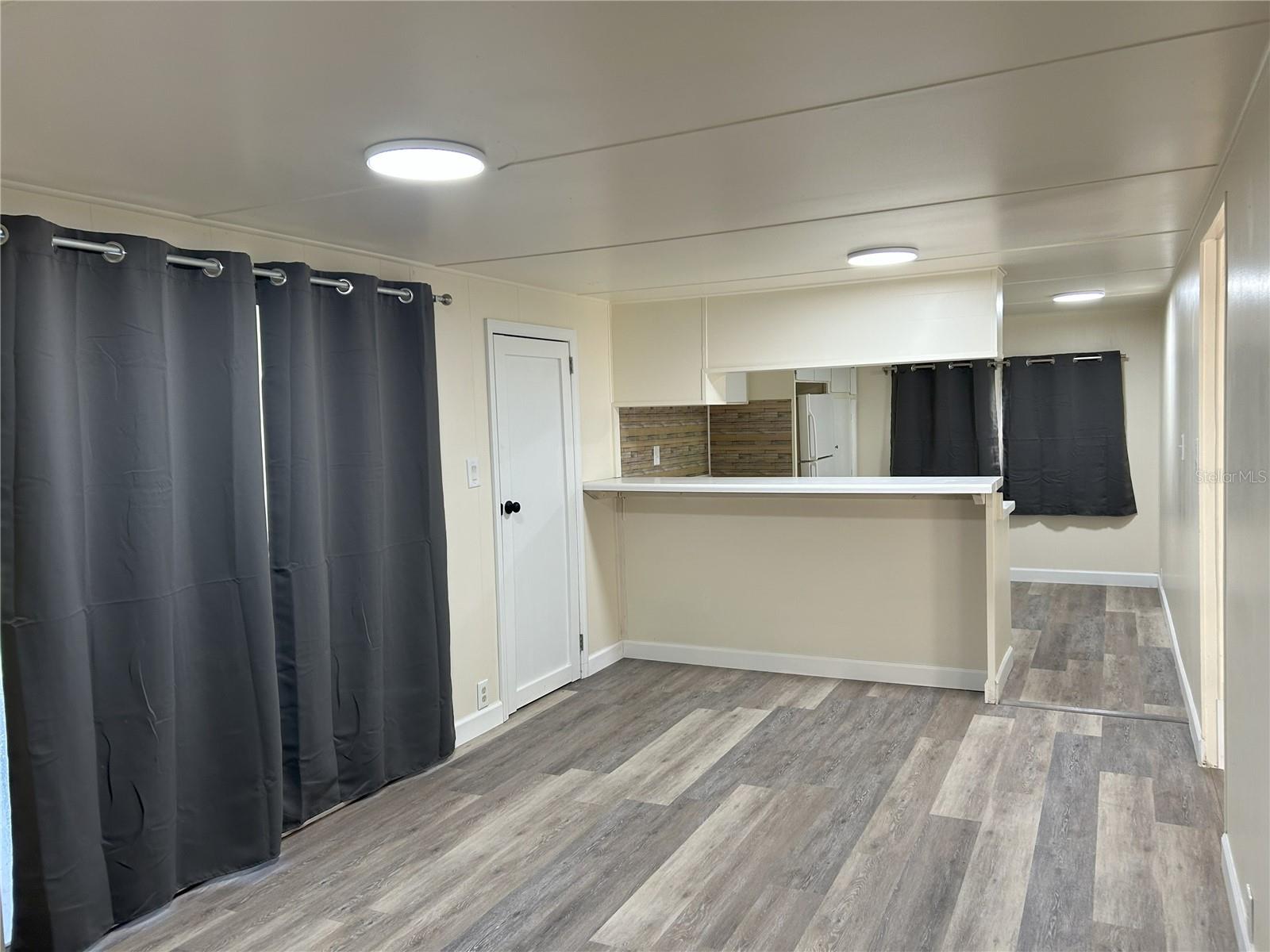 Image 4 of 19 For 1410 Lakeview Drive