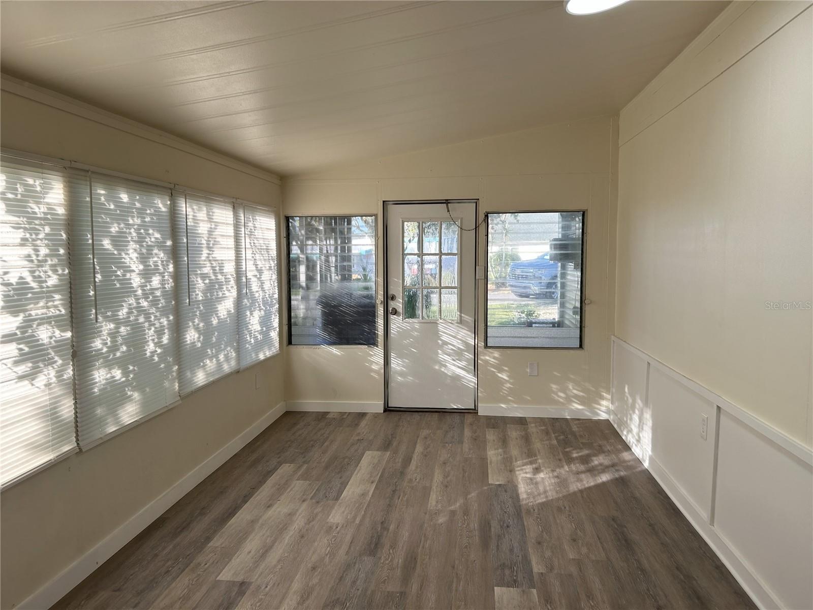 Image 7 of 19 For 1410 Lakeview Drive