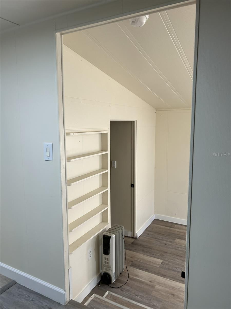 Image 8 of 19 For 1410 Lakeview Drive