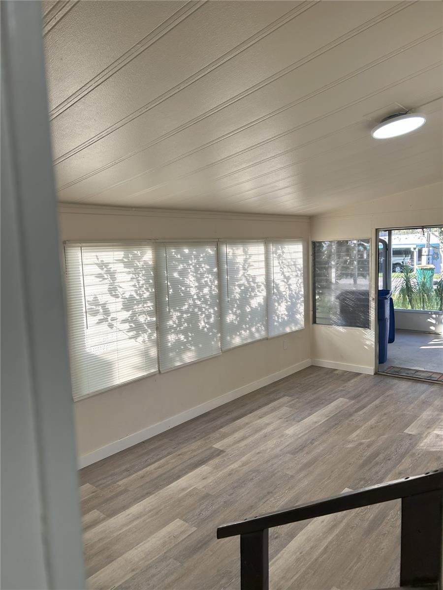 Image 9 of 19 For 1410 Lakeview Drive