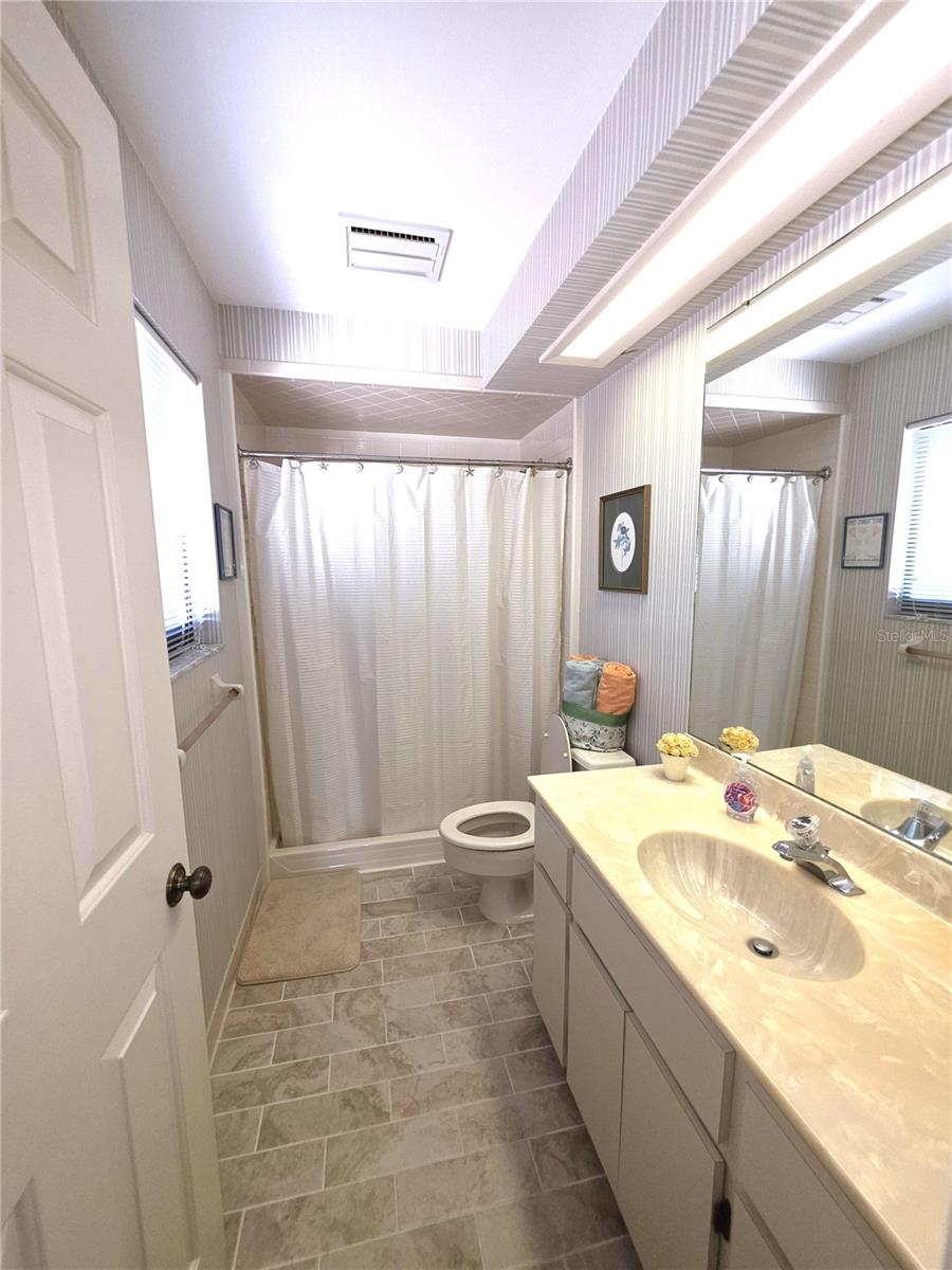 Image 24 of 28 For 804 Palm Harbor Court