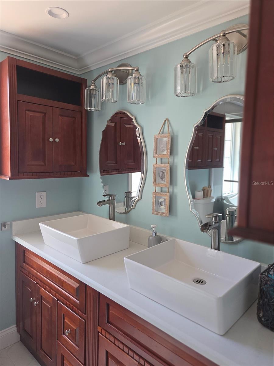 Image 56 of 81 For 507 Lakeshore Drive