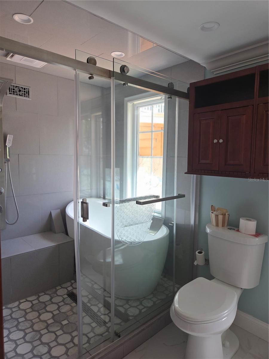 Image 57 of 81 For 507 Lakeshore Drive