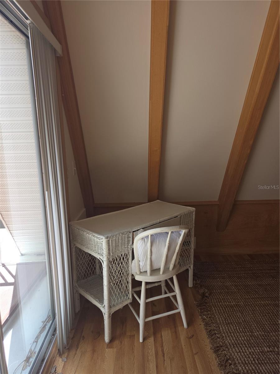 Image 76 of 81 For 507 Lakeshore Drive