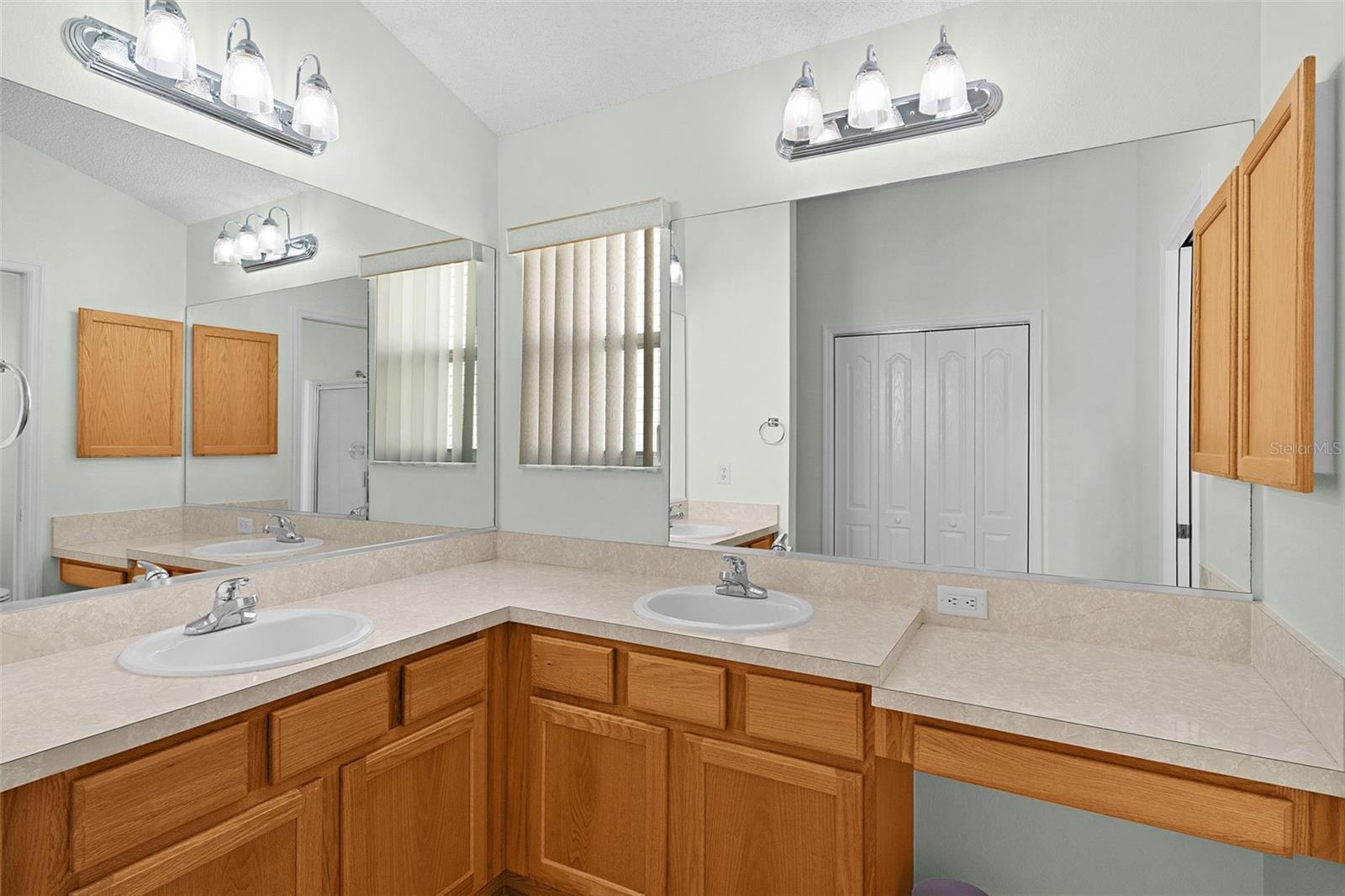 Image 32 of 48 For 3440 Galesburg Court