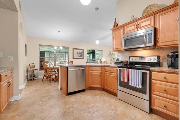 Image 18 of 32 For 15924 Sausalito Circle