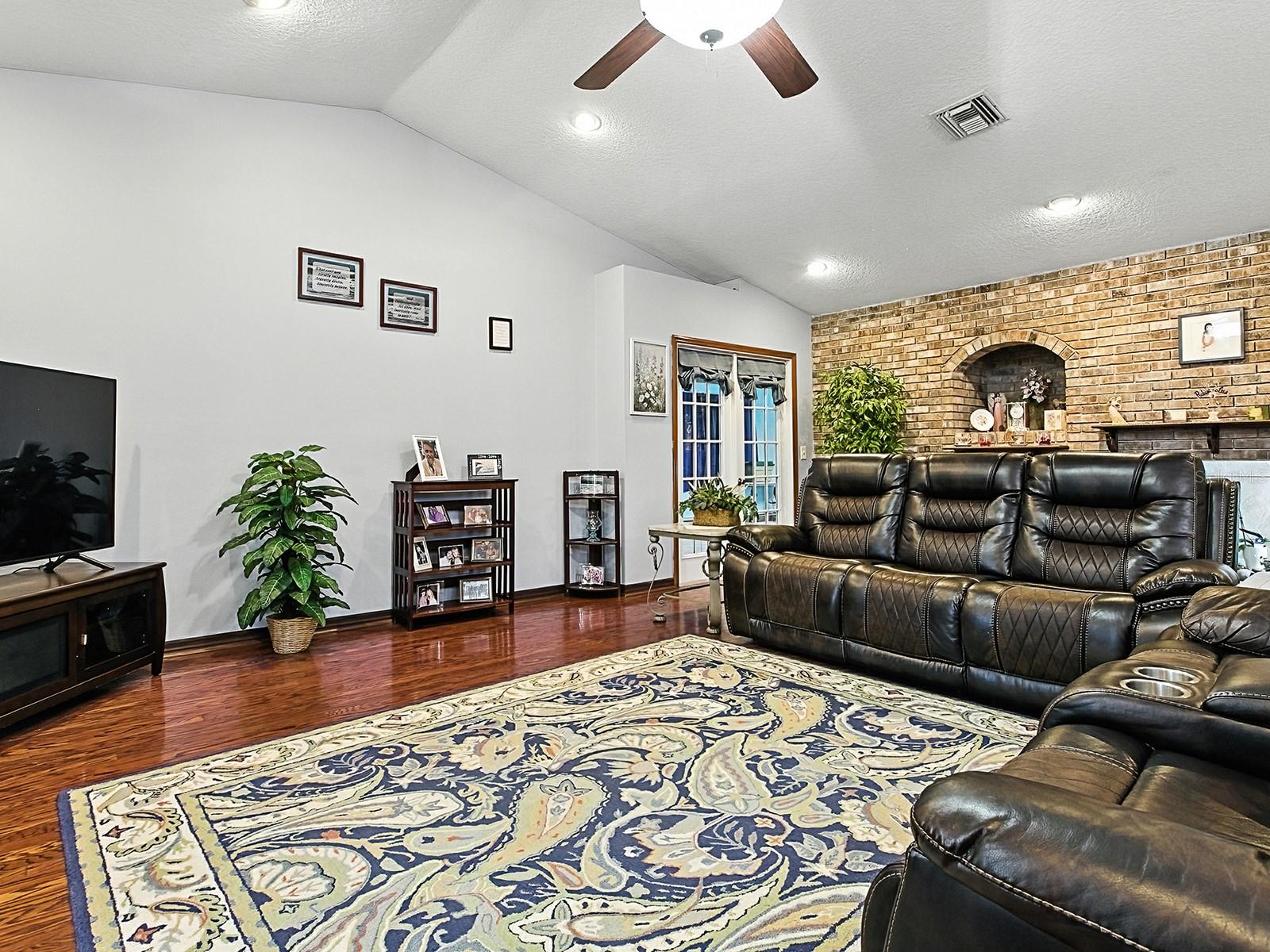 Image 11 of 85 For 3711 Gregory Road