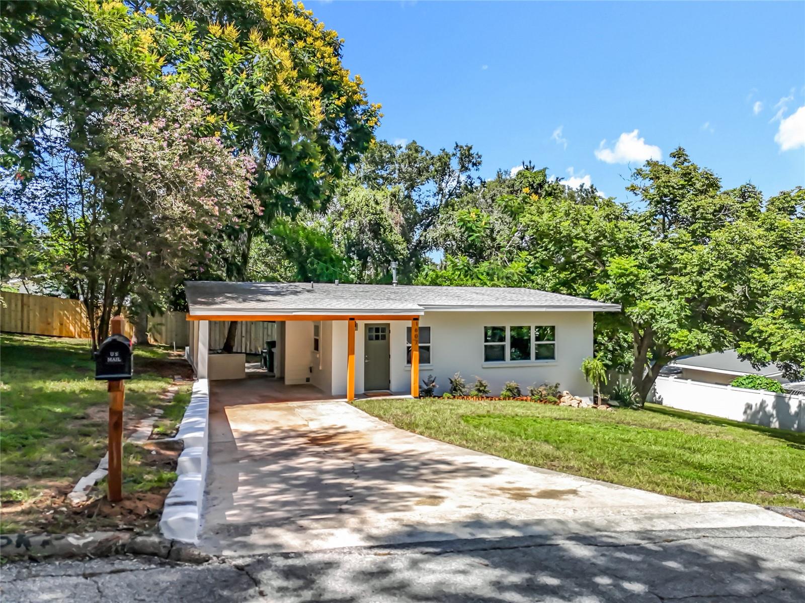 Details for 1607 Lakeview Court, EUSTIS, FL 32726
