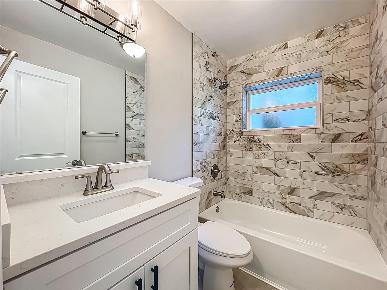 Image 17 of 24 For 1607 Lakeview Court