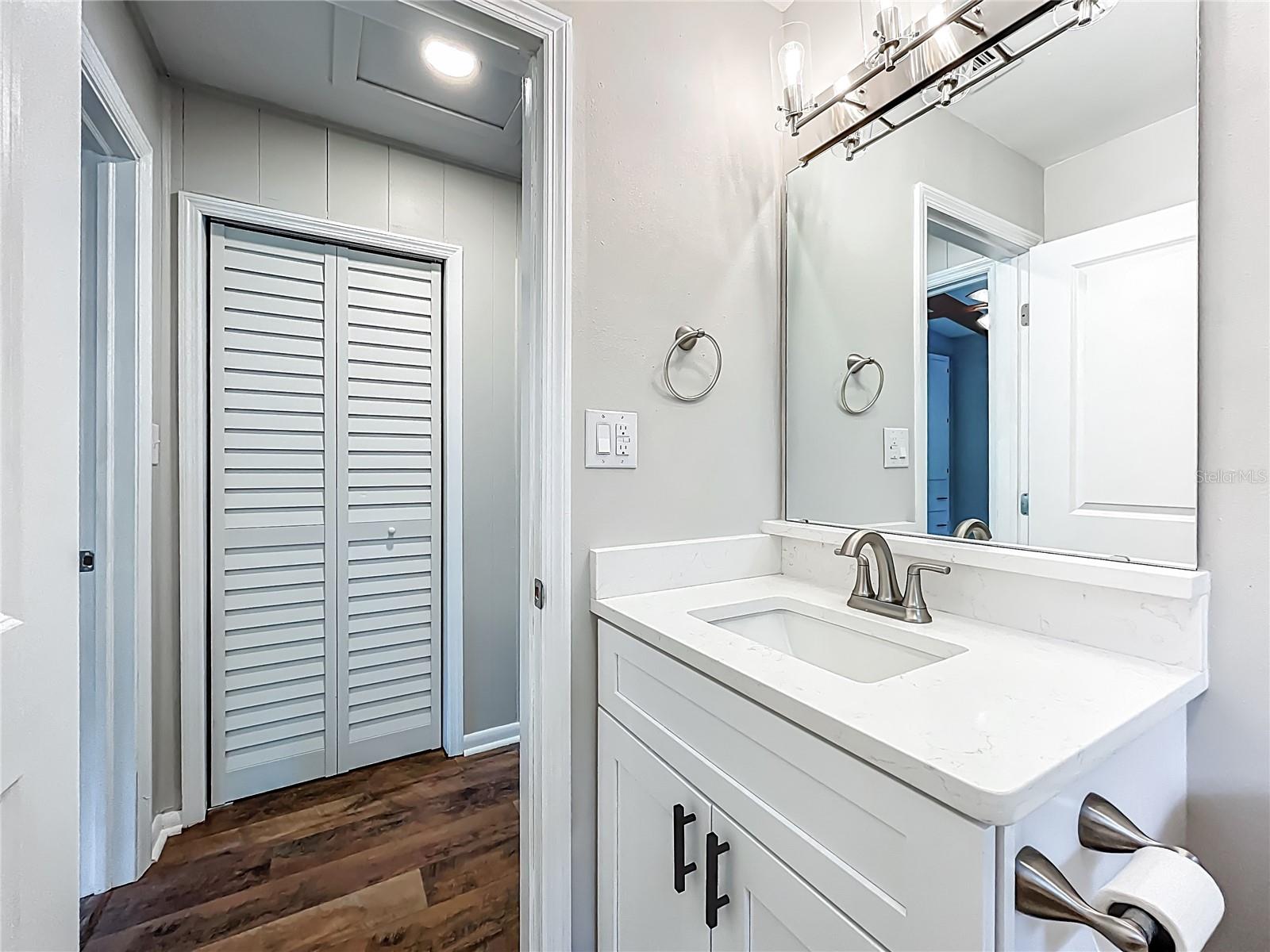Image 18 of 24 For 1607 Lakeview Court
