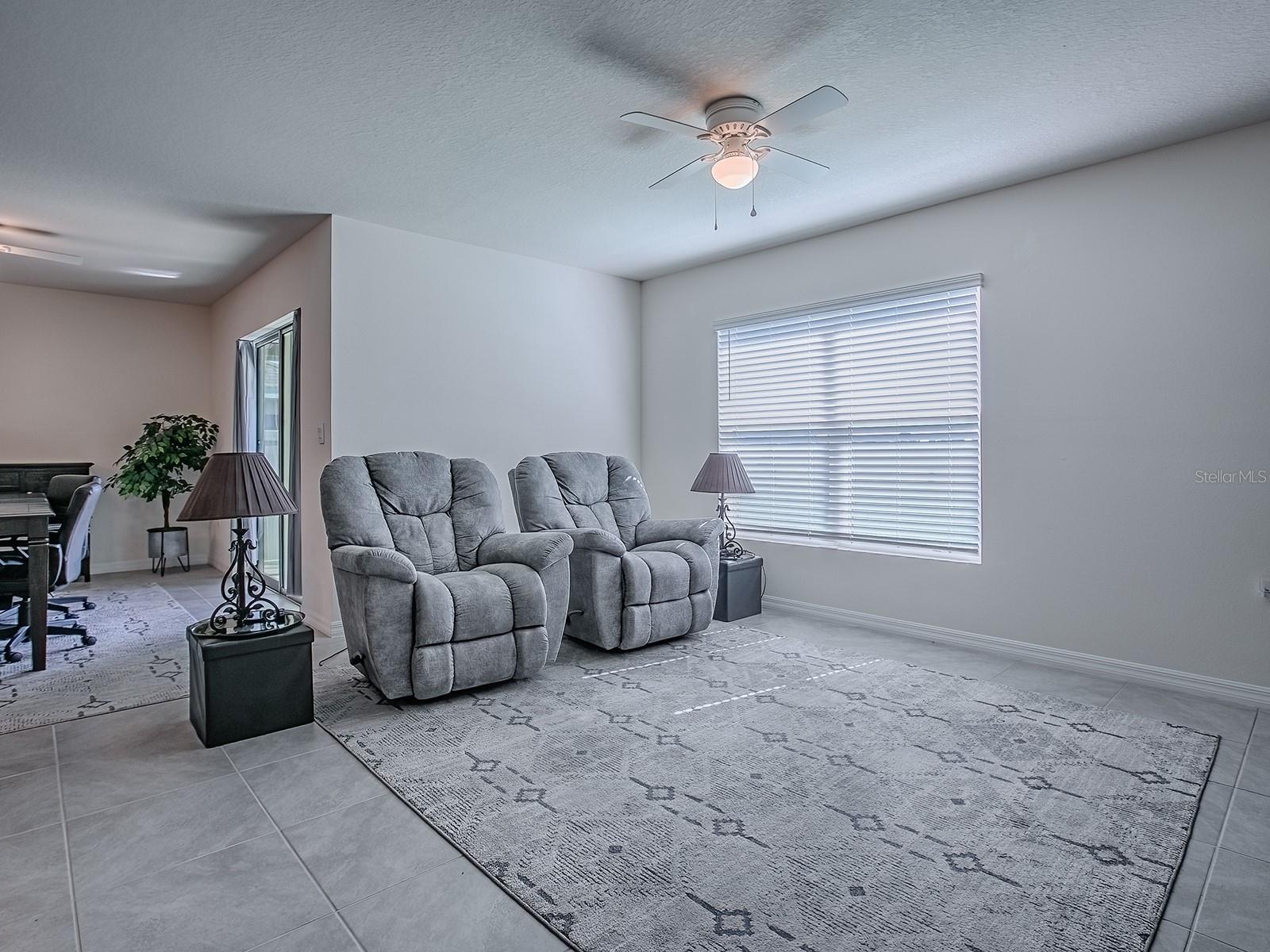 Image 4 of 37 For 8642 Triumph Circle