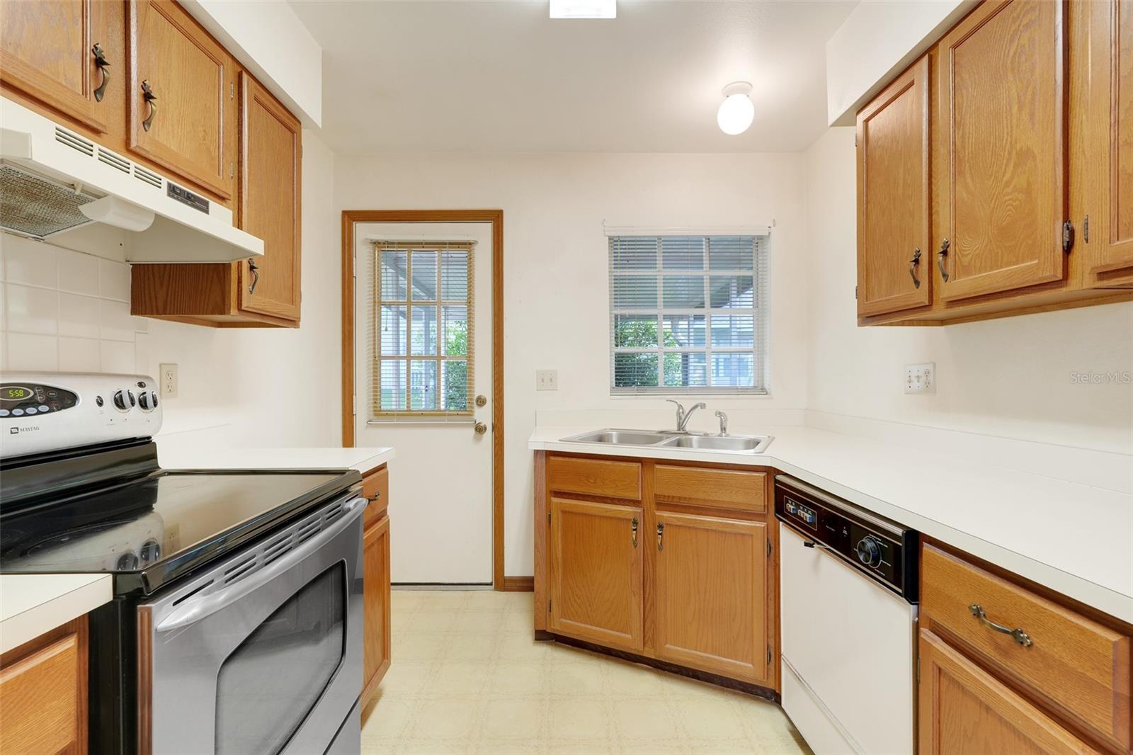 Image 11 of 24 For 1443 Disston Avenue