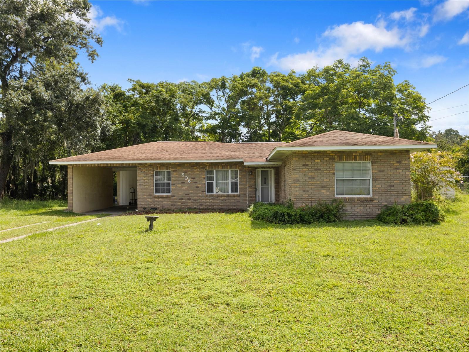 Image 2 of 38 For 906 Oak Drive
