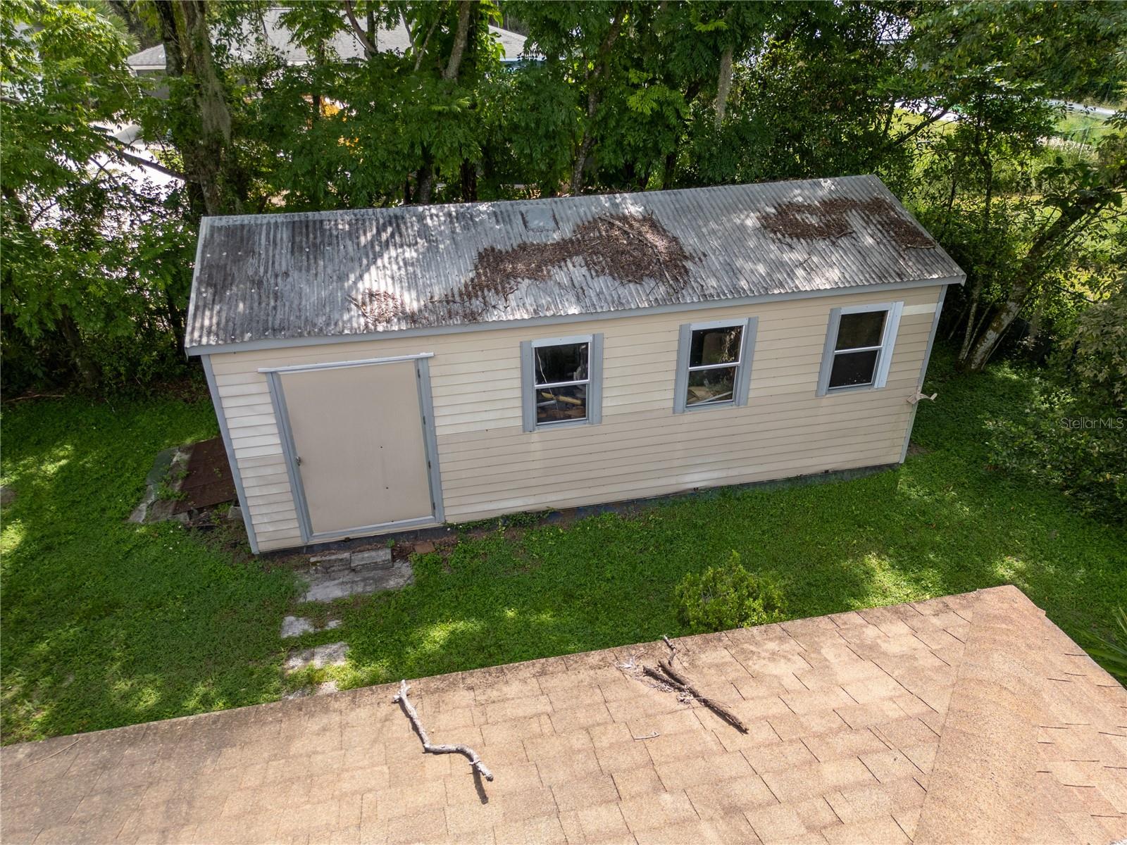 Image 32 of 38 For 906 Oak Drive