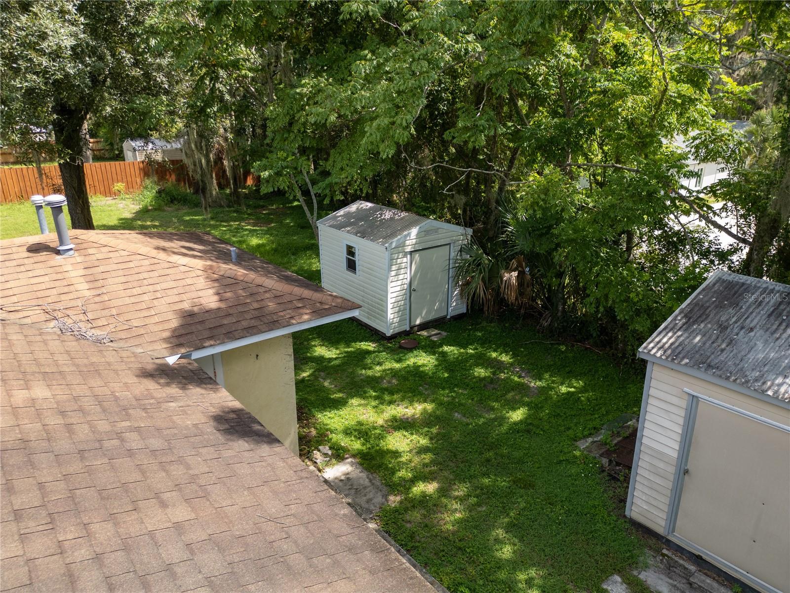 Image 33 of 38 For 906 Oak Drive