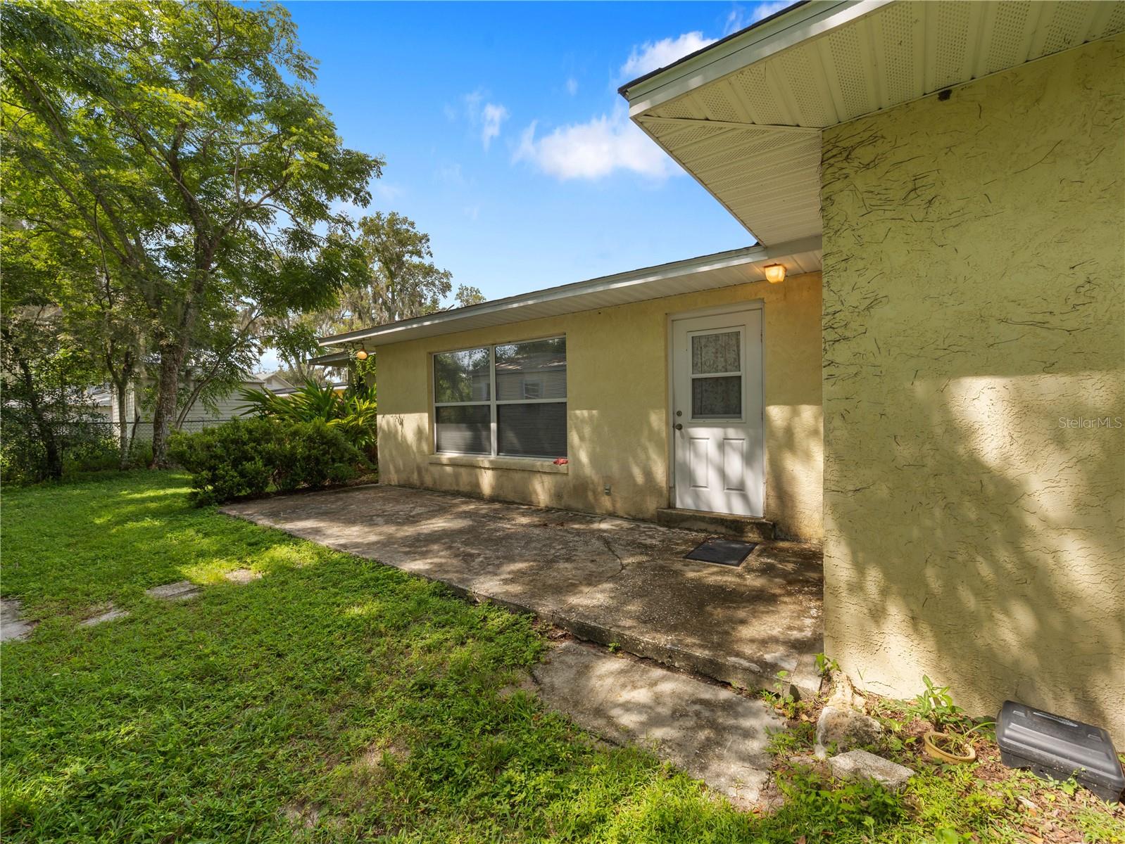 Image 37 of 38 For 906 Oak Drive