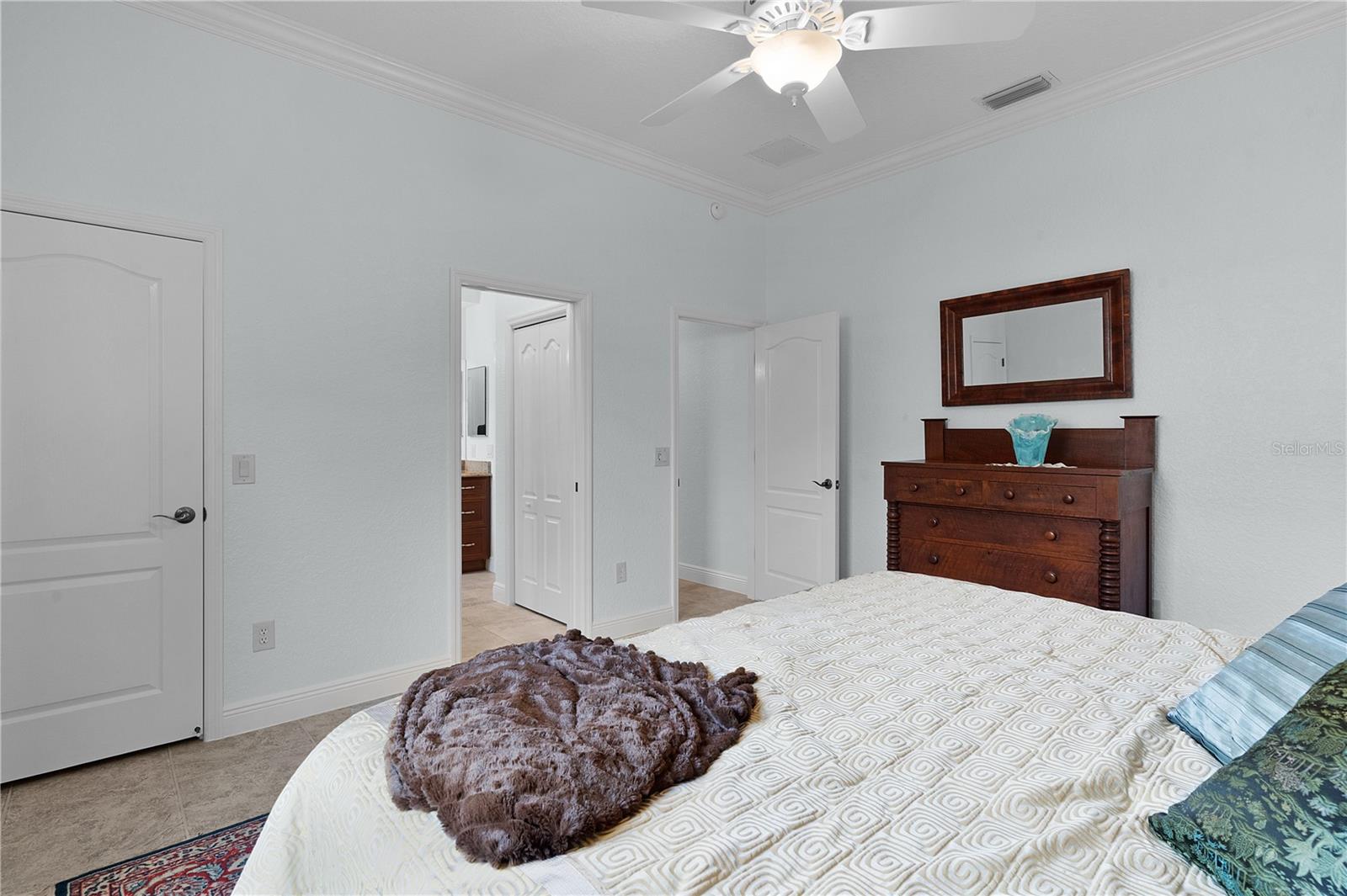 Image 36 of 64 For 1078 Lakeview Lane