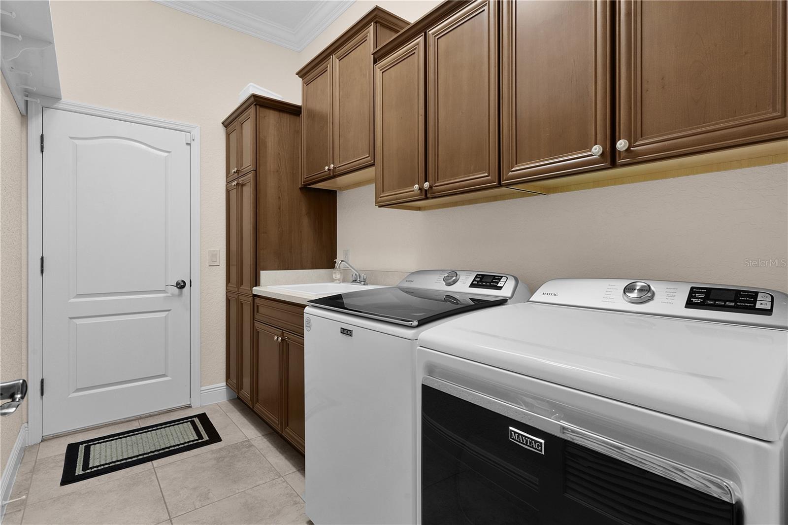 Image 38 of 64 For 1078 Lakeview Lane
