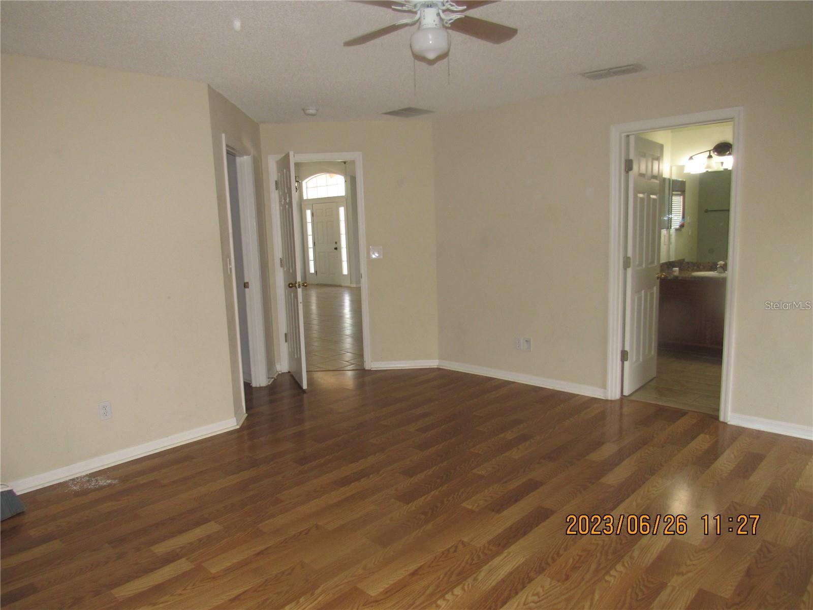 Image 11 of 21 For 1018 Bluegrass Drive