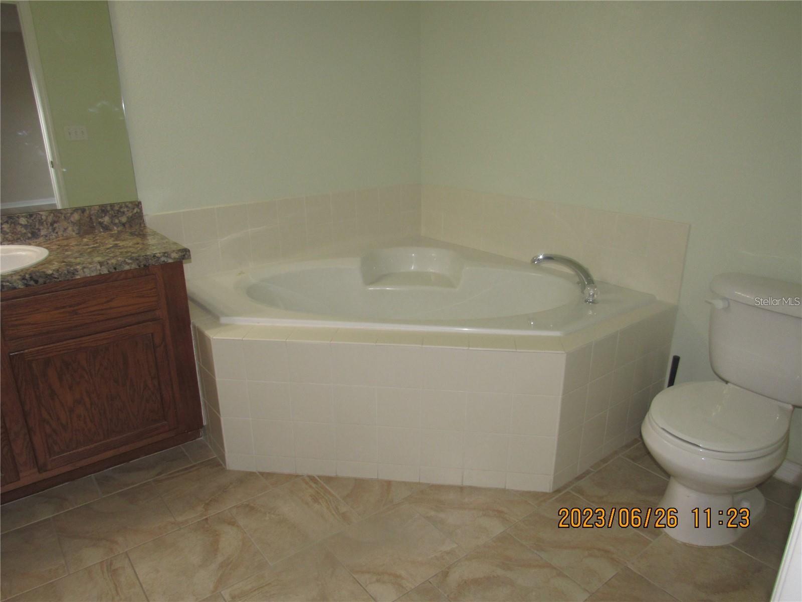 Image 13 of 21 For 1018 Bluegrass Drive