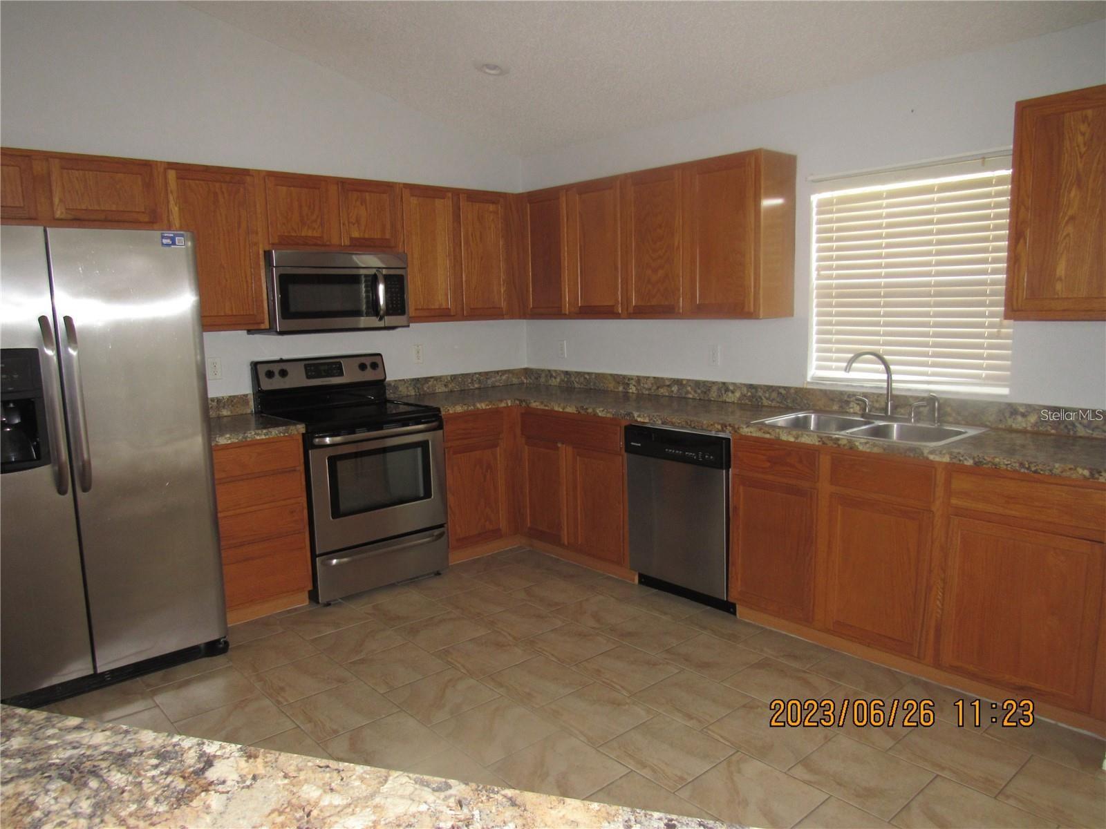 Image 4 of 21 For 1018 Bluegrass Drive