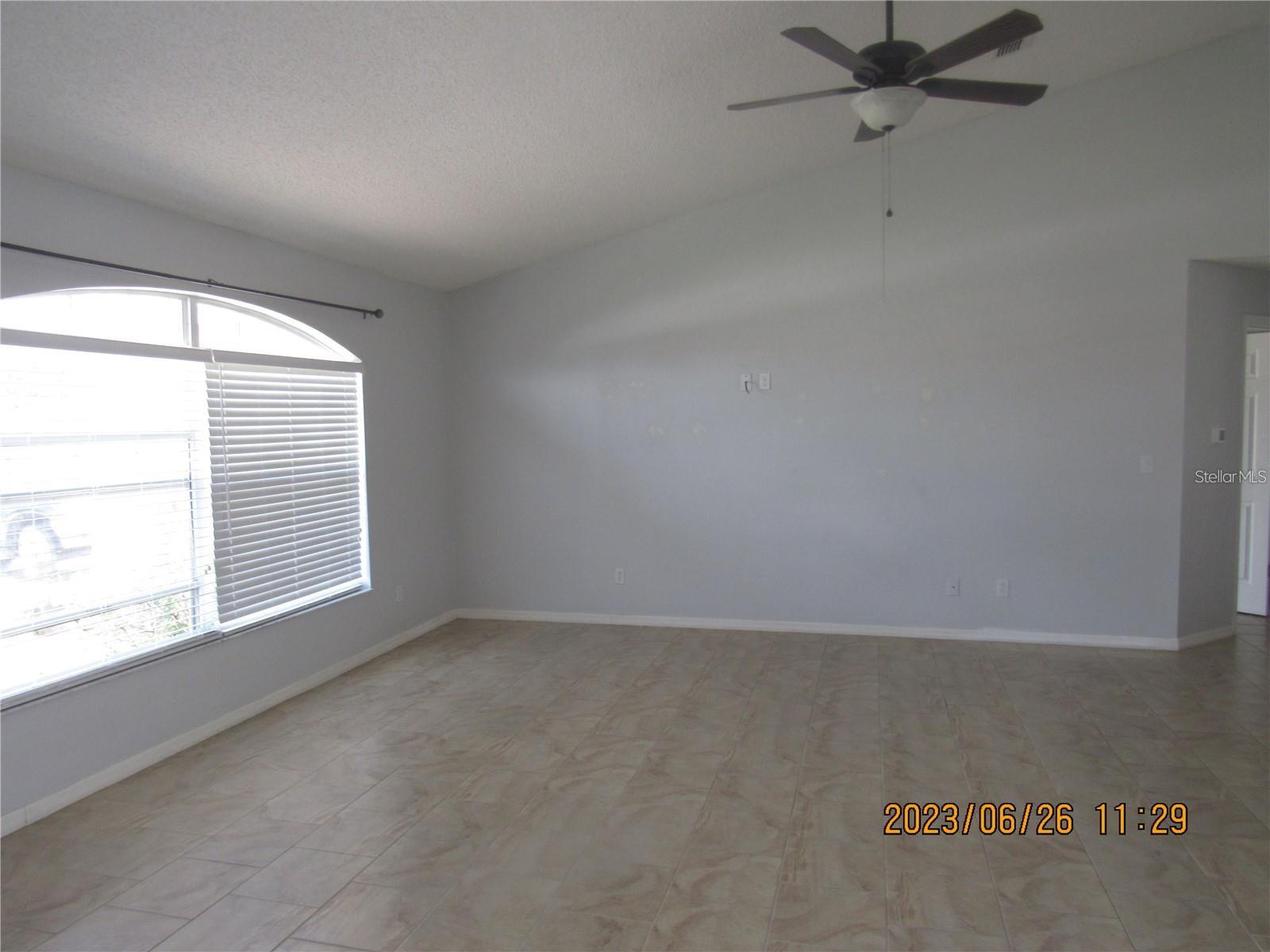Image 8 of 21 For 1018 Bluegrass Drive