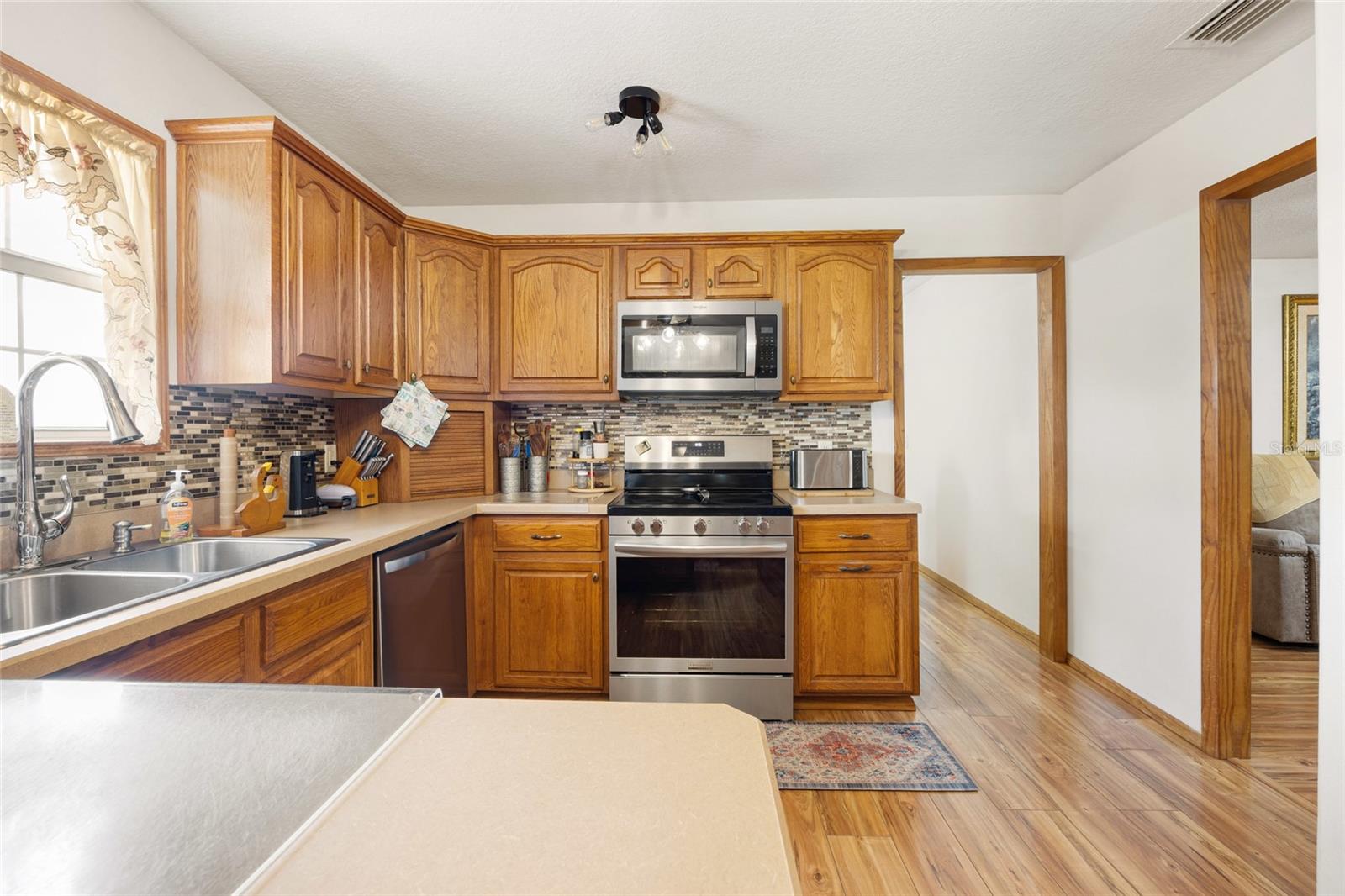 Listing photo id 10 for 7701 170th Avenue Road