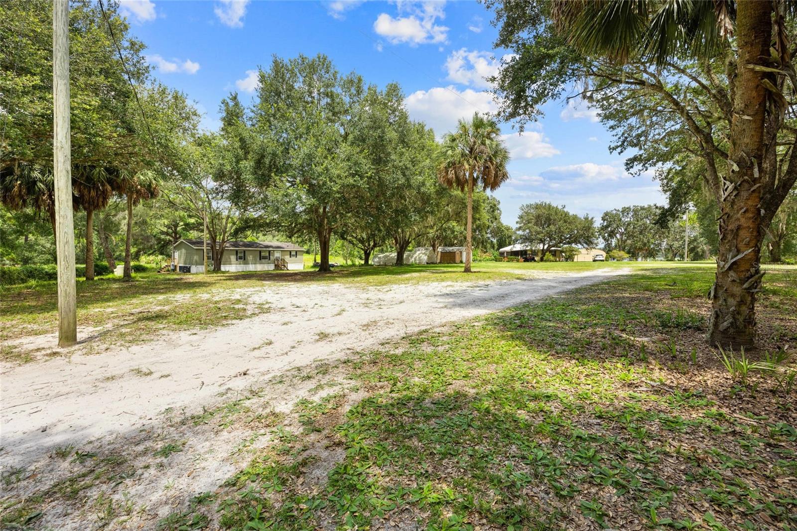 Listing photo id 32 for 7701 170th Avenue Road
