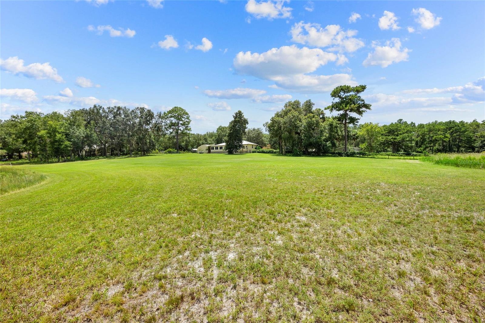 Listing photo id 35 for 7701 170th Avenue Road