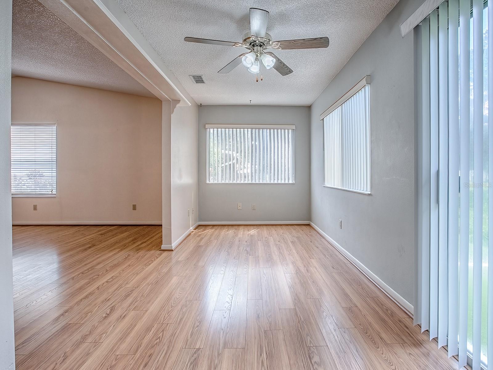 Image 15 of 43 For 642 Glen Oaks Drive