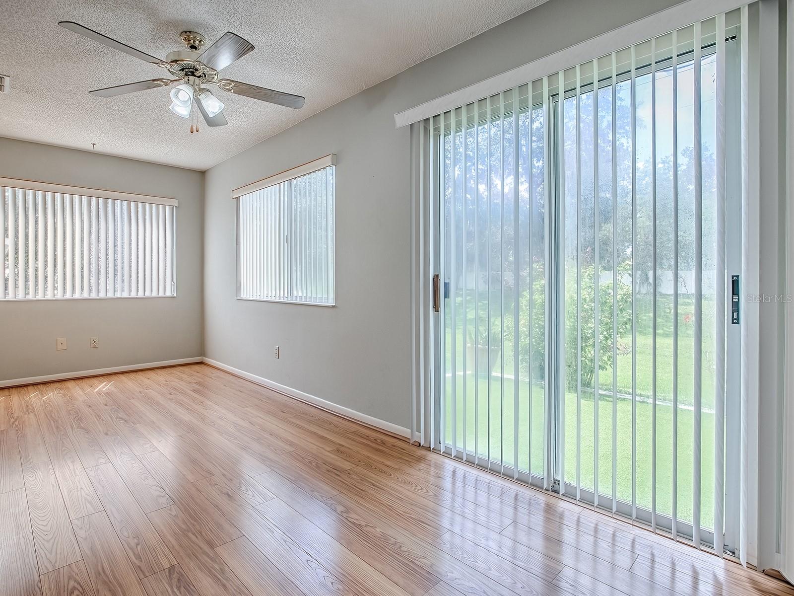 Image 16 of 43 For 642 Glen Oaks Drive
