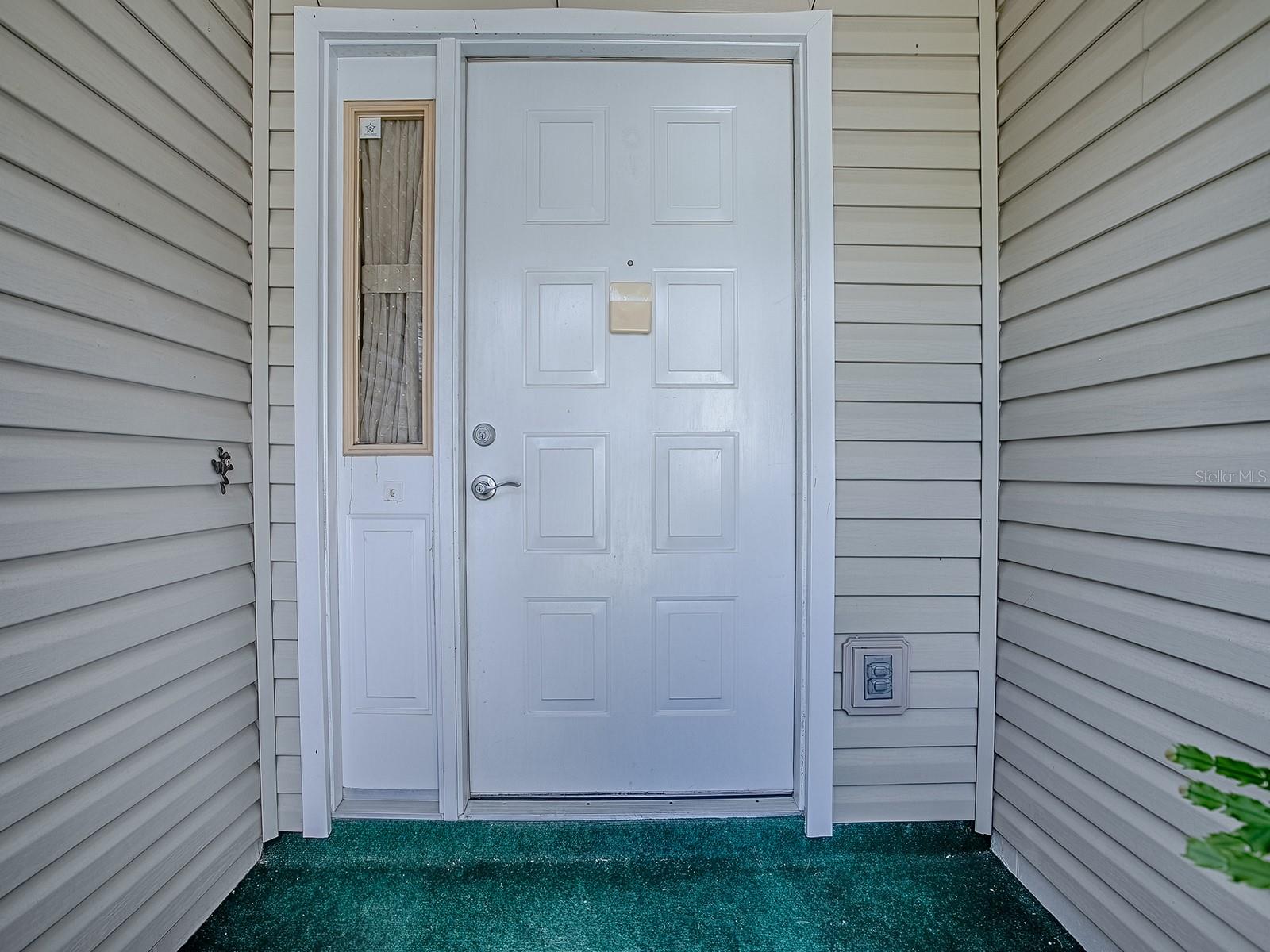 Image 4 of 43 For 642 Glen Oaks Drive