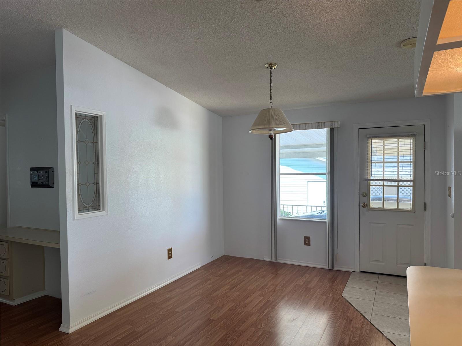 Image 11 of 26 For 1522 Hillcrest Drive