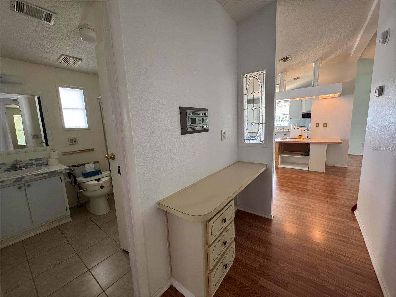 Image 13 of 26 For 1522 Hillcrest Drive
