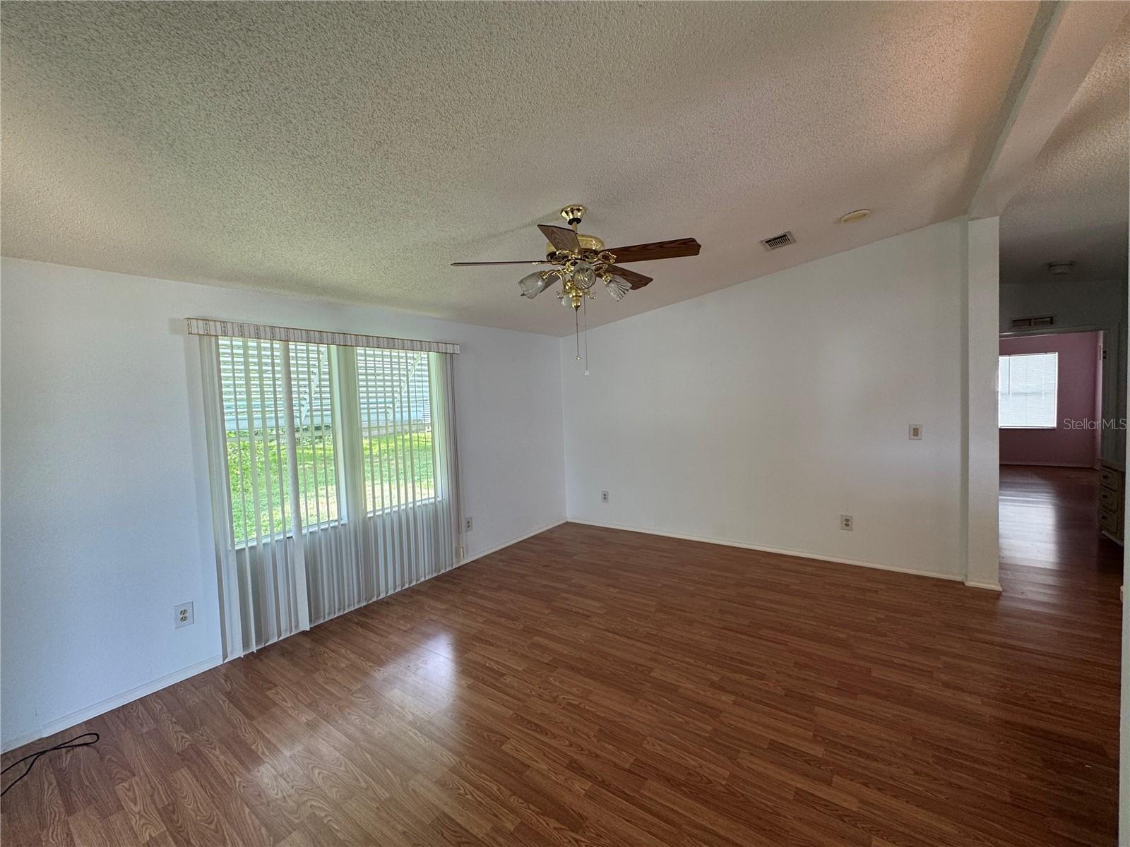 Image 15 of 26 For 1522 Hillcrest Drive