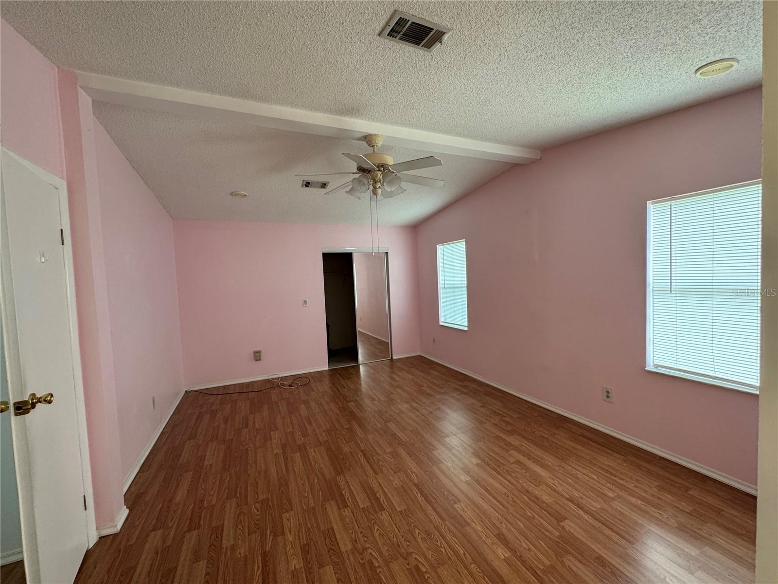 Image 16 of 26 For 1522 Hillcrest Drive