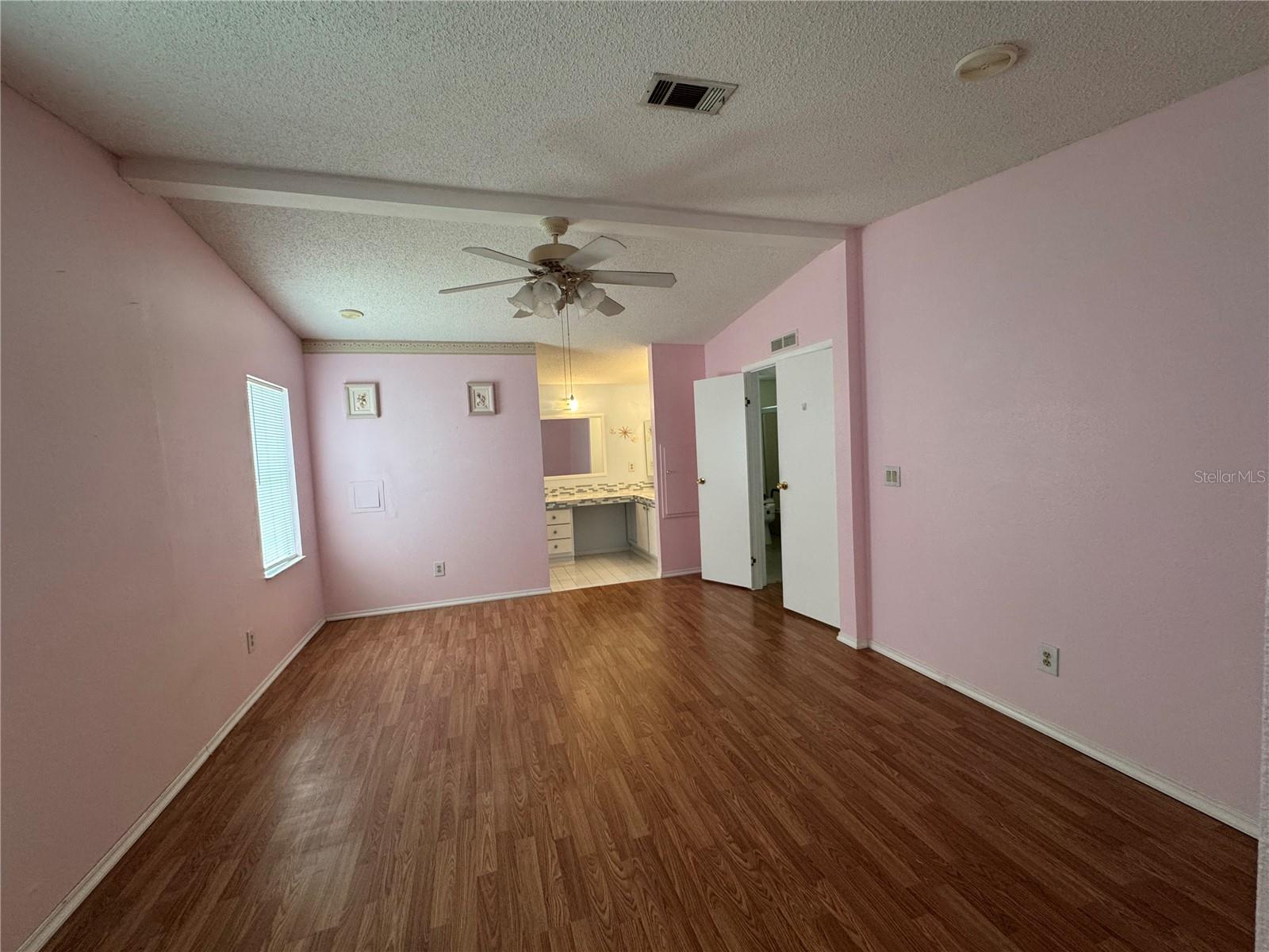 Image 17 of 26 For 1522 Hillcrest Drive