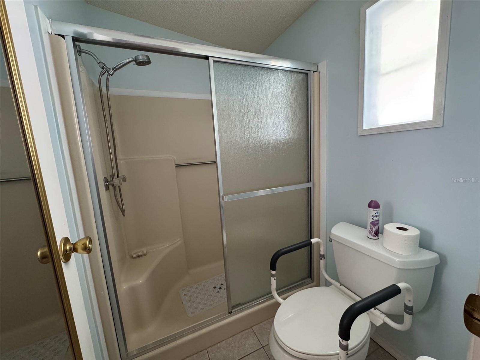 Image 20 of 26 For 1522 Hillcrest Drive