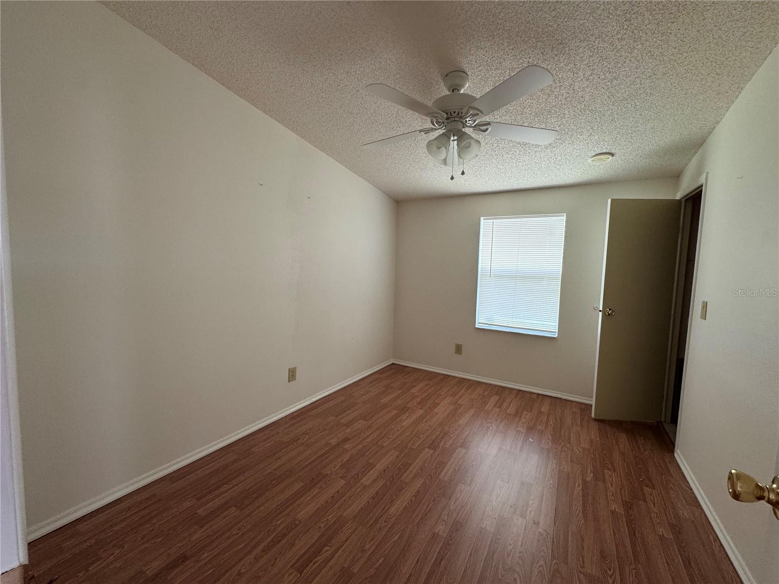 Image 21 of 26 For 1522 Hillcrest Drive