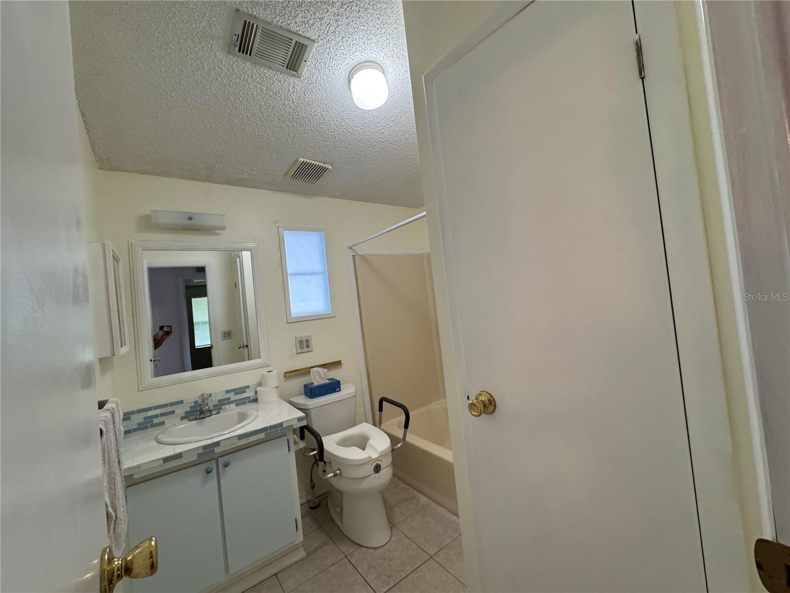 Image 22 of 26 For 1522 Hillcrest Drive